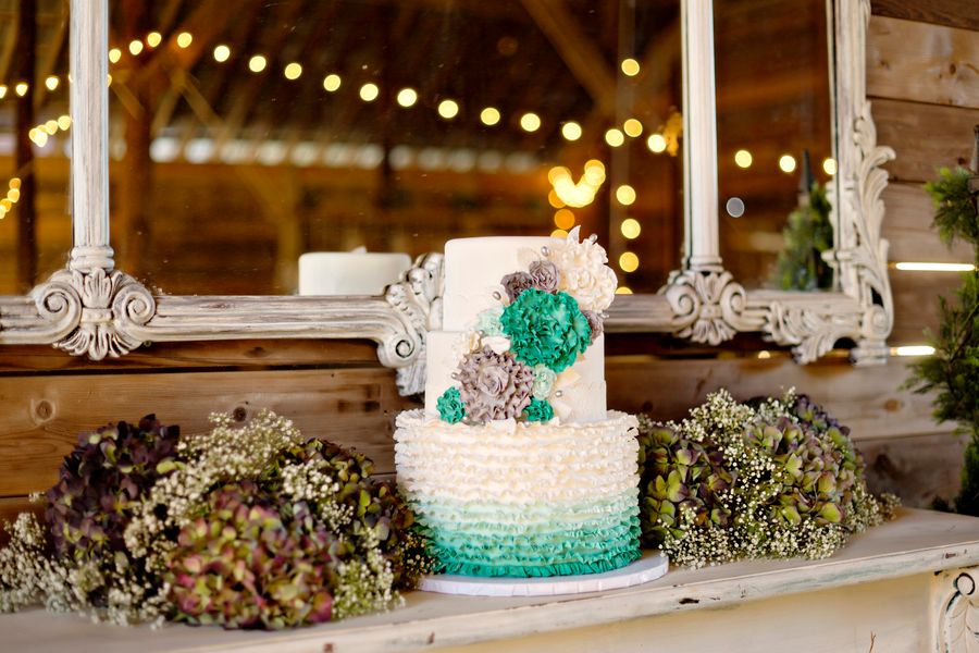 7 Wedding Cakes that Wow! www.theperfectpalette.com - Andie Freeman Photography, Southern Sophistication Designs, Sugar Kneads Cakery, 