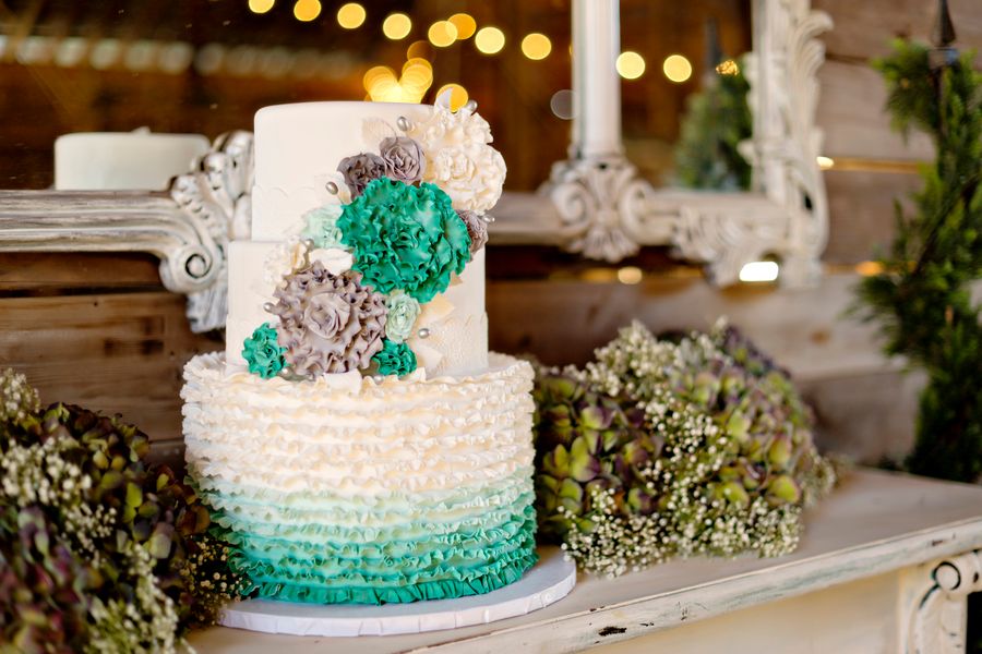 7 Wedding Cakes that Wow! www.theperfectpalette.com - Andie Freeman Photography, Southern Sophistication Designs, Sugar Kneads Cakery,