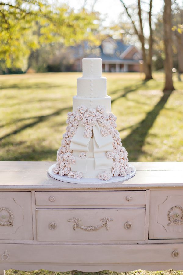 7 Wedding Cakes that Wow! www.theperfectpalette.com - Andie Freeman Photography, Southern Sophistication Designs, Sugar Kneads Cakery, 