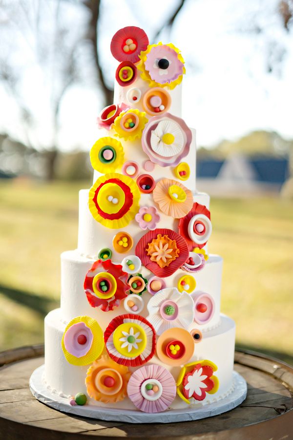 7 Wedding Cakes that Wow! www.theperfectpalette.com - Andie Freeman Photography, Southern Sophistication Designs, Sugar Kneads Cakery,