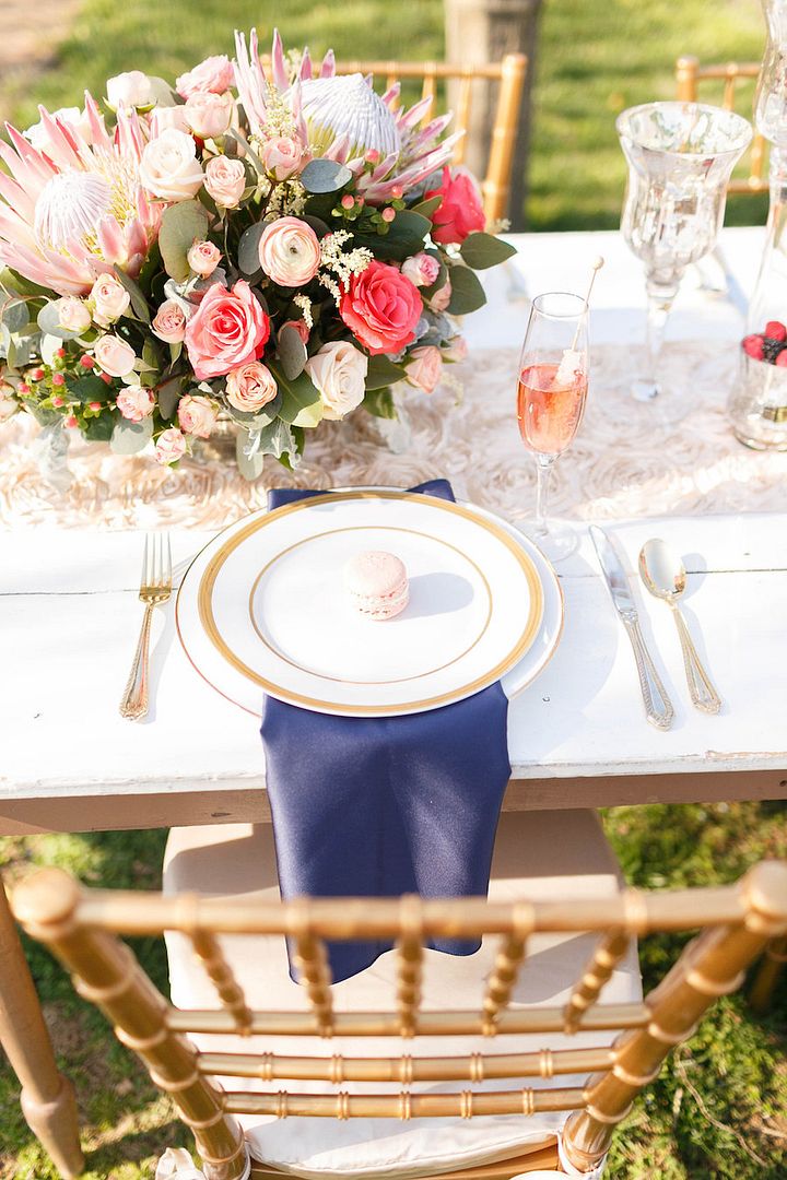 Navy Blue and Pink Wedding Inspiration - www.theperfectpalette.com - V. A. Photography, SBH Events, Floratouch