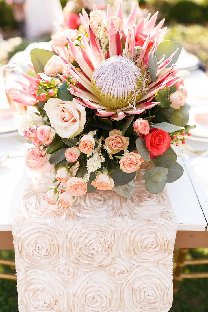 Navy Blue and Pink Wedding Inspiration - www.theperfectpalette.com - V. A. Photography, SBH Events, Floratouch