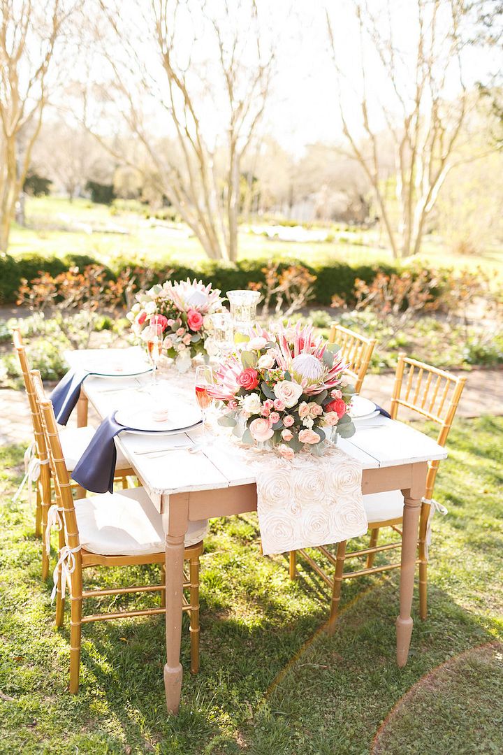 Navy Blue and Pink Wedding Inspiration - www.theperfectpalette.com - V. A. Photography, SBH Events, Floratouch