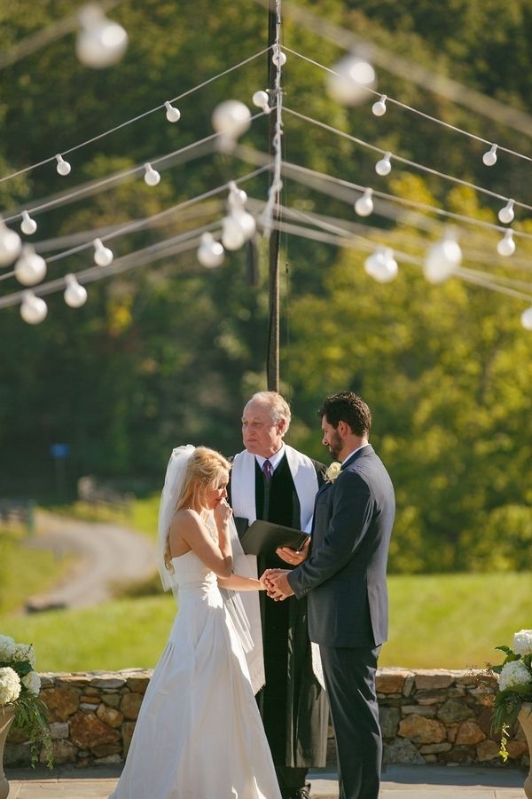 Gorgeous Southern Wedding | Megan and Alex - www.theperfectpalette.com - Color Ideas for Weddings and Parties