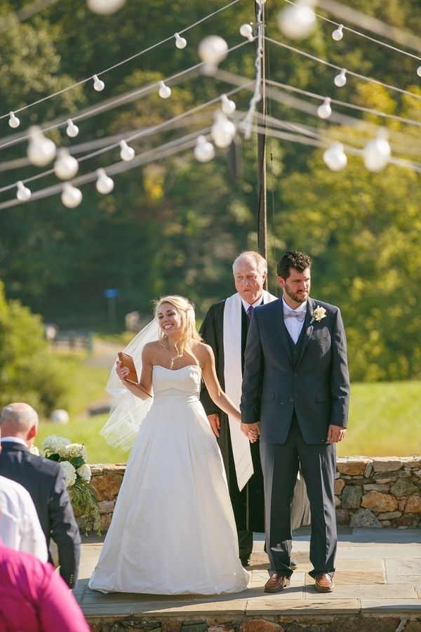 Gorgeous Southern Wedding | Megan and Alex - www.theperfectpalette.com - Color Ideas for Weddings and Parties