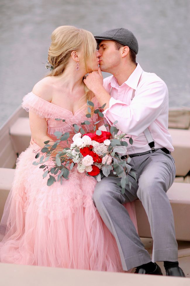 Notebook Inspired Wedding Inspiration - www.theperfectpalette.com - Photography by Gema!