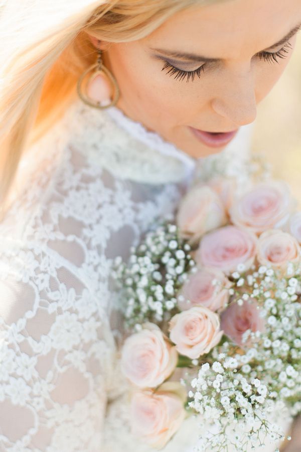 Simple Elegance with Blush Tones - www.theperfectpalette.com - Michelle Mock Photography