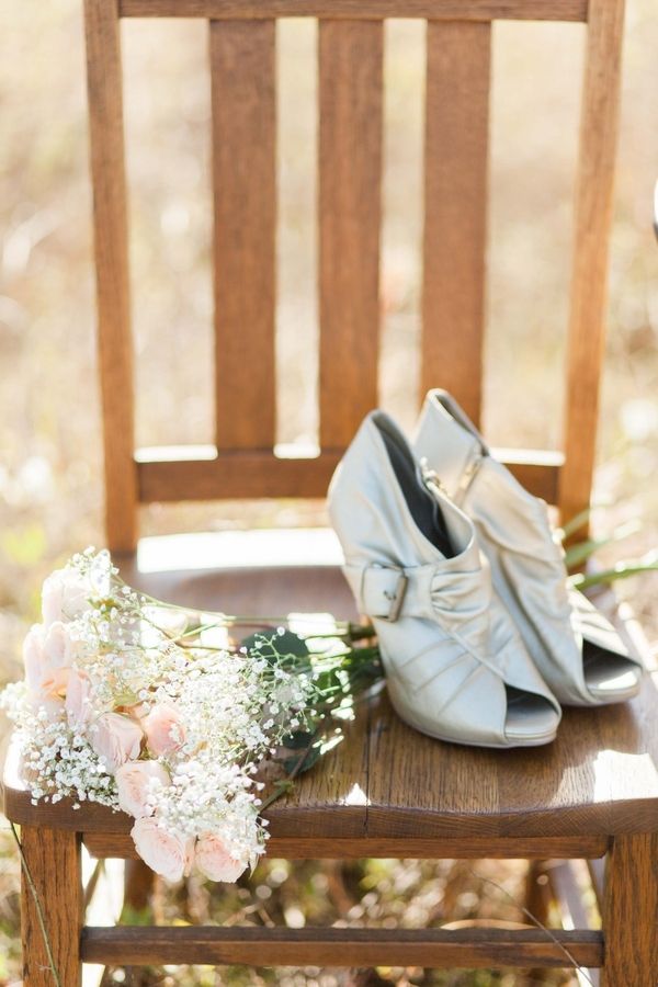 Simple Elegance with Blush Tones - www.theperfectpalette.com - Michelle Mock Photography