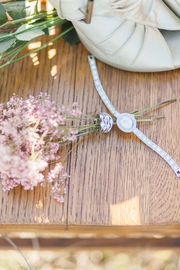 Simple Elegance with Blush Tones - www.theperfectpalette.com - Michelle Mock Photography