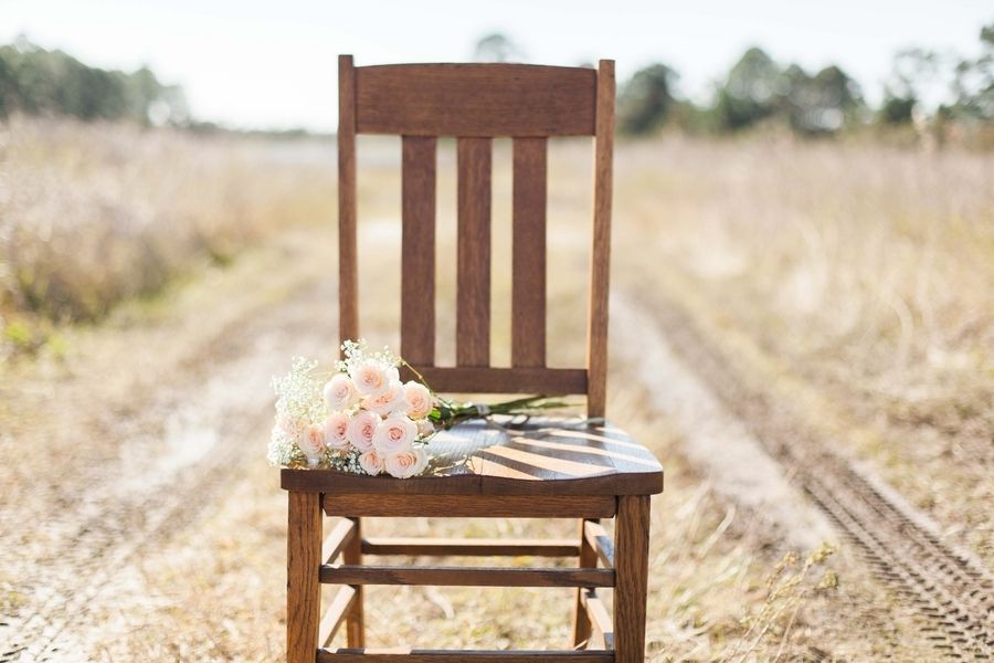 Simple Elegance with Blush Tones - www.theperfectpalette.com - Michelle Mock Photography