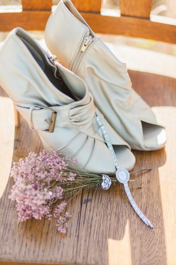 Simple Elegance with Blush Tones - www.theperfectpalette.com - Michelle Mock Photography