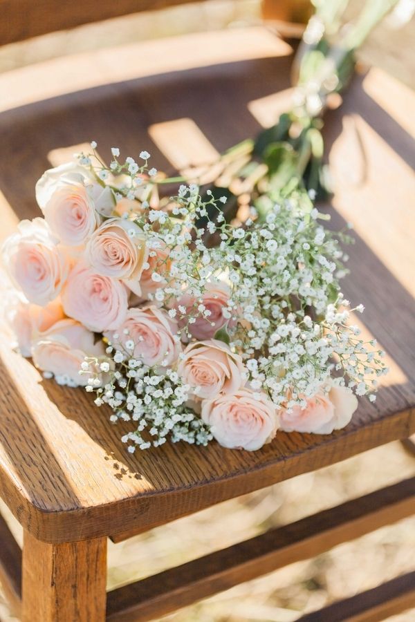 Simple Elegance with Blush Tones - www.theperfectpalette.com - Michelle Mock Photography