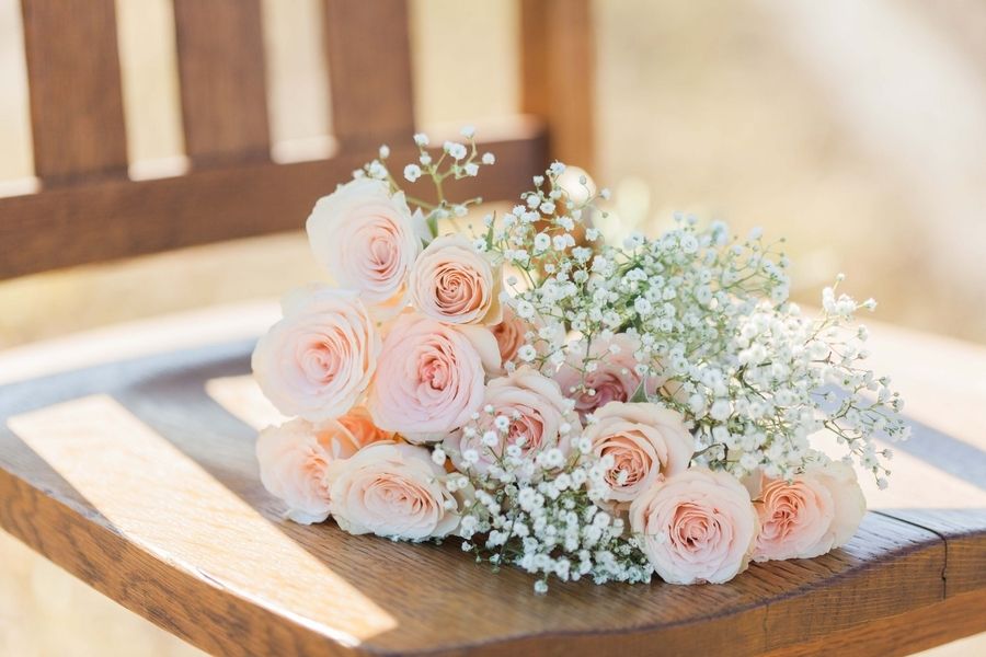 Simple Elegance with Blush Tones - www.theperfectpalette.com - Michelle Mock Photography