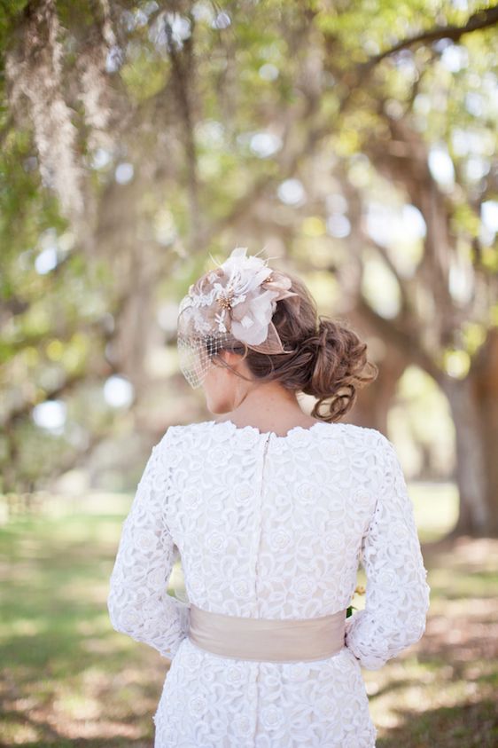 A Sweet Southern Wedding Under the Oak Trees - www.theperfectpalette.com - Watson Studios