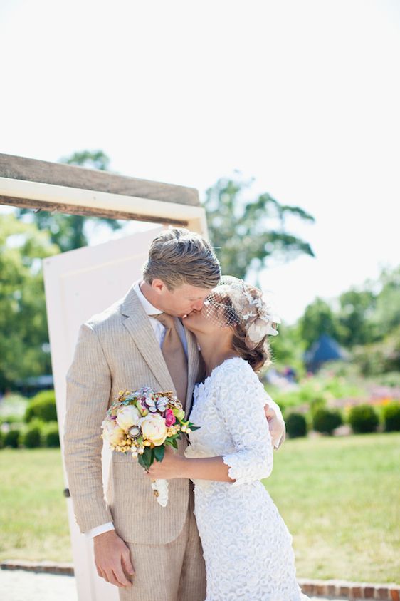 A Sweet Southern Wedding Under the Oak Trees - www.theperfectpalette.com - Watson Studios