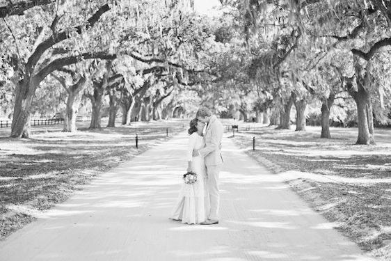 A Sweet Southern Wedding Under the Oak Trees - www.theperfectpalette.com - Watson Studios