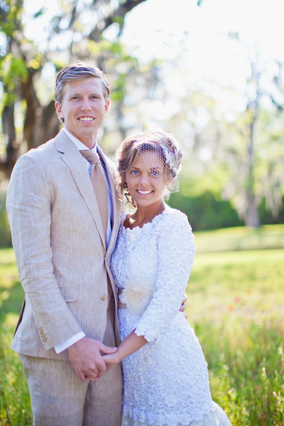 A Sweet Southern Wedding Under the Oak Trees - www.theperfectpalette.com - Watson Studios