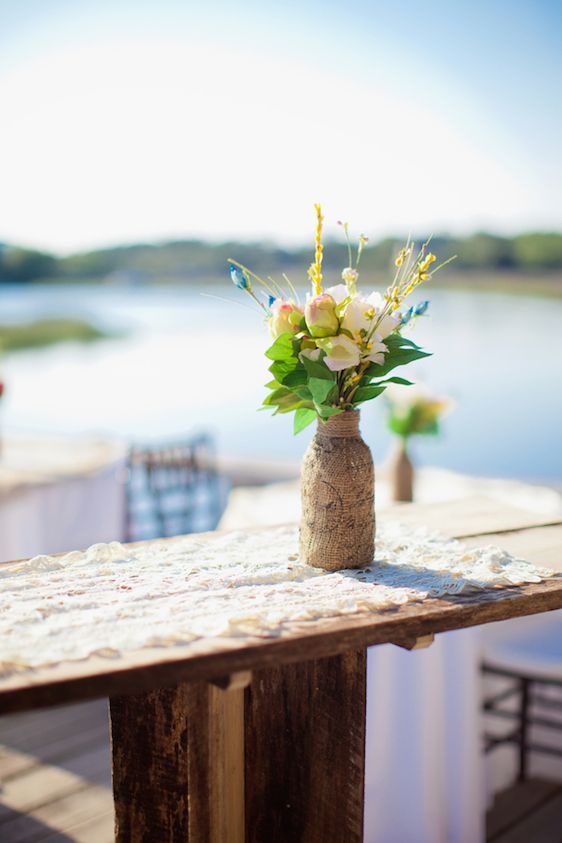 A Sweet Southern Wedding Under the Oak Trees - www.theperfectpalette.com - Watson Studios