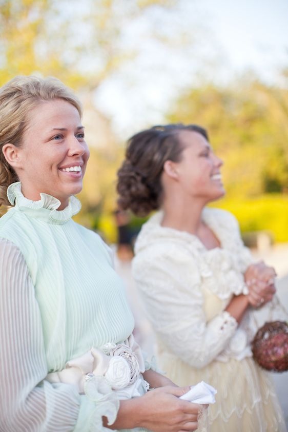 A Sweet Southern Wedding Under the Oak Trees - www.theperfectpalette.com - Watson Studios