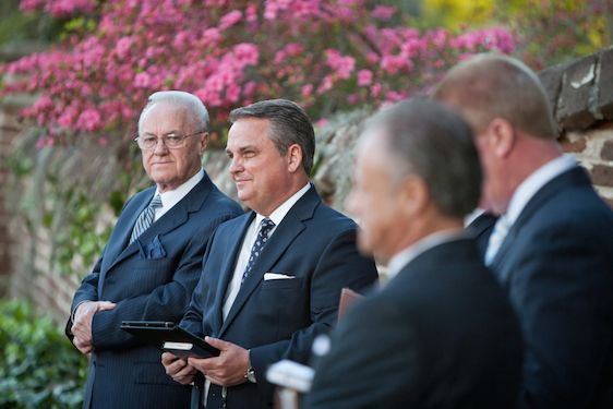 A Sweet Southern Wedding Under the Oak Trees - www.theperfectpalette.com - Watson Studios