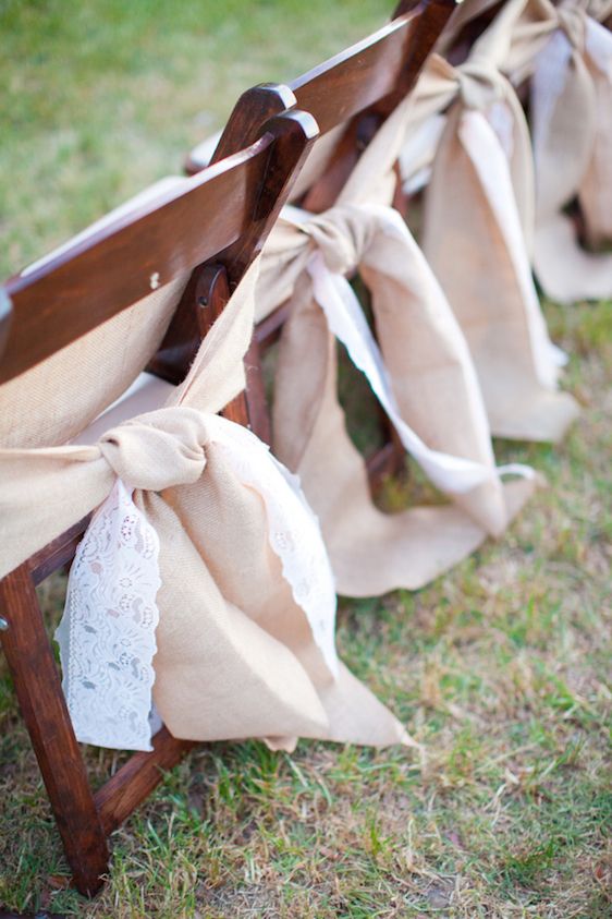 A Sweet Southern Wedding Under the Oak Trees - www.theperfectpalette.com - Watson Studios