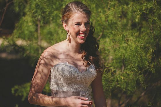 Bright and Beautiful Backyard Wedding - www.theperfectpalette.com - Photo by Betsy, Luciile's Flowers