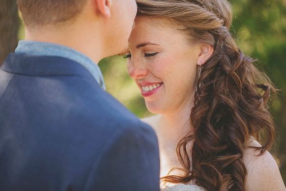 Bright and Beautiful Backyard Wedding - www.theperfectpalette.com - Photo by Betsy, Luciile's Flowers