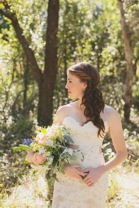 Bright and Beautiful Backyard Wedding - www.theperfectpalette.com - Photo by Betsy, Luciile's Flowers