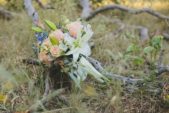 Bright and Beautiful Backyard Wedding - www.theperfectpalette.com - Photo by Betsy, Luciile's Flowers