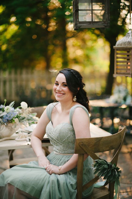 Coastal Chic Wedding Inspiration - www.theperfectpalette.com - Styled by The Perfect Palette, photos by Lauren Rae Photography, floral design by Bre Garvin of Juli Vaughn Designs