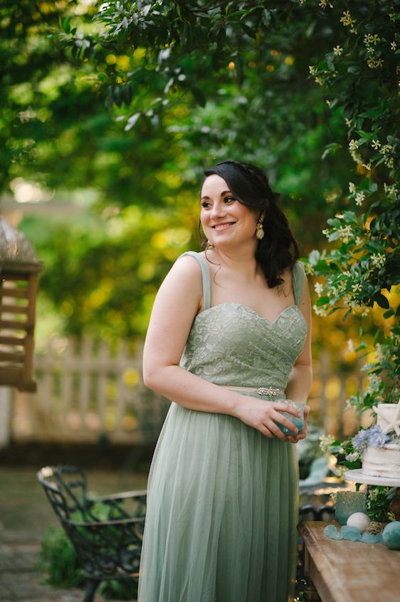 Coastal Chic Wedding Inspiration - www.theperfectpalette.com - Styled by The Perfect Palette, photos by Lauren Rae Photography, floral design by Bre Garvin of Juli Vaughn Designs