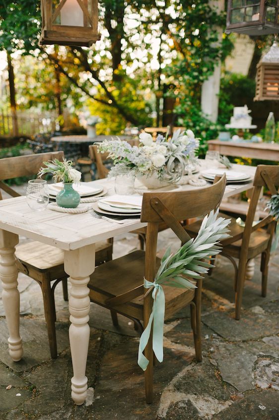 Coastal Chic Wedding Inspiration - www.theperfectpalette.com - Styled by The Perfect Palette, photos by Lauren Rae Photography, floral design by Bre Garvin of Juli Vaughn Designs