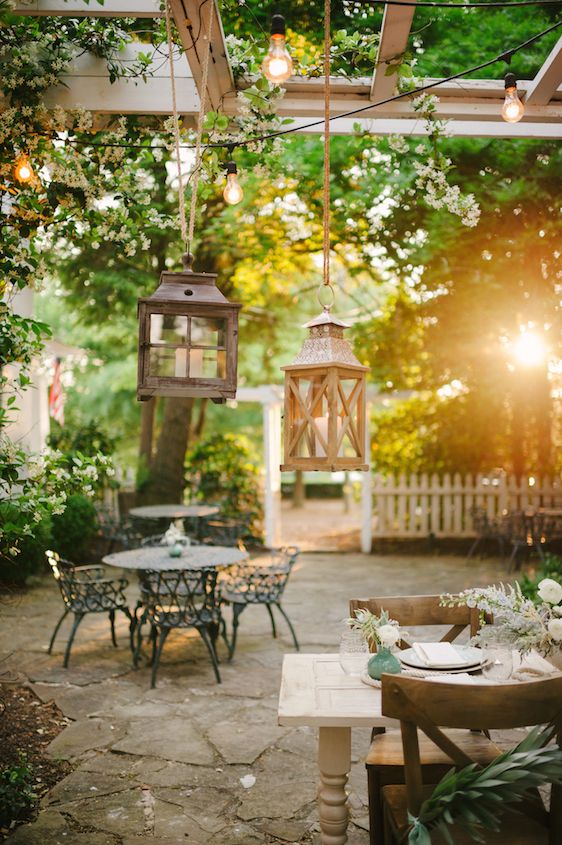 Coastal Chic Wedding Inspiration - www.theperfectpalette.com - Styled by The Perfect Palette, photos by Lauren Rae Photography, floral design by Bre Garvin of Juli Vaughn Designs