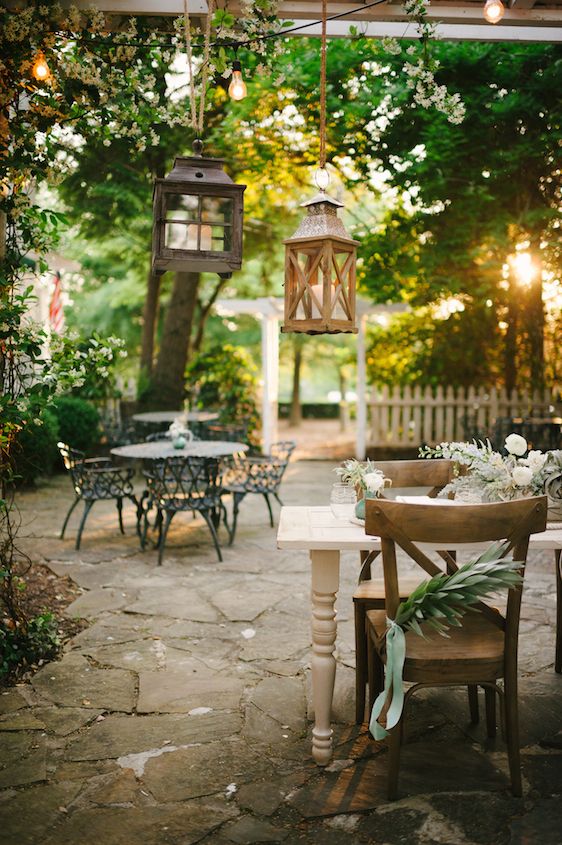 Coastal Chic Wedding Inspiration - www.theperfectpalette.com - Styled by The Perfect Palette, photos by Lauren Rae Photography, floral design by Bre Garvin of Juli Vaughn Designs