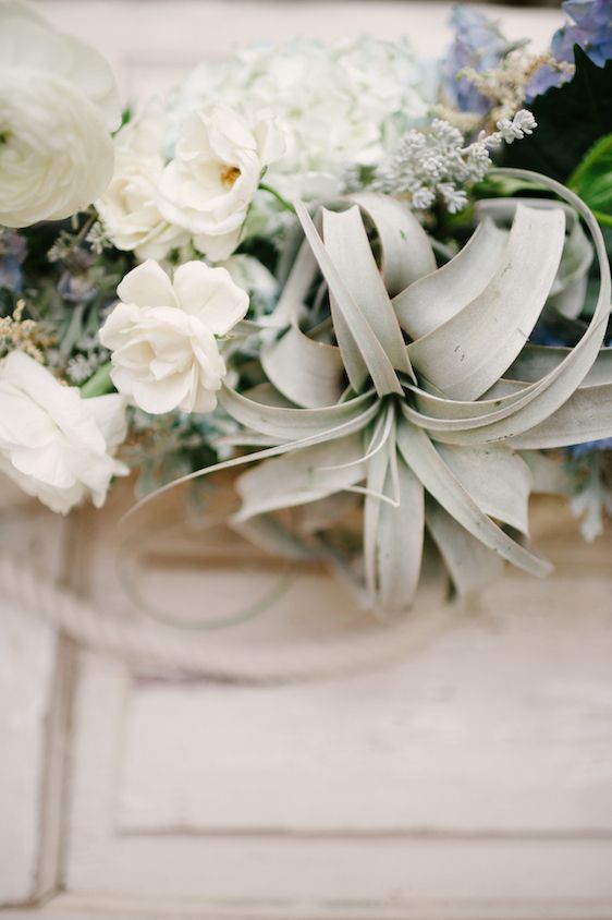 Coastal Chic Wedding Inspiration - www.theperfectpalette.com - Styled by The Perfect Palette, photos by Lauren Rae Photography, floral design by Bre Garvin of Juli Vaughn Designs