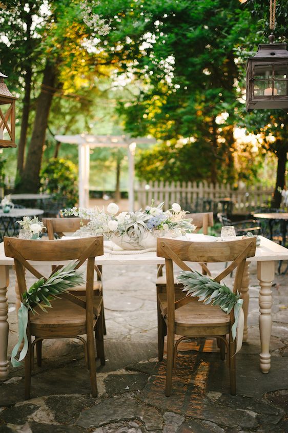 Coastal Chic Wedding Inspiration - www.theperfectpalette.com - Styled by The Perfect Palette, photos by Lauren Rae Photography, floral design by Bre Garvin of Juli Vaughn Designs