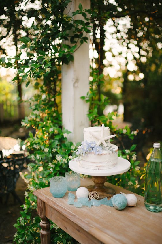 Coastal Chic Wedding Inspiration - www.theperfectpalette.com - Styled by The Perfect Palette, photos by Lauren Rae Photography, floral design by Bre Garvin of Juli Vaughn Designs