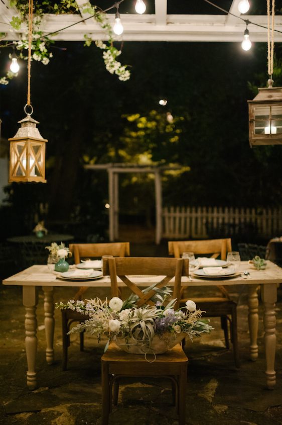 Coastal Chic Wedding Inspiration - www.theperfectpalette.com - Styled by The Perfect Palette, photos by Lauren Rae Photography, floral design by Bre Garvin of Juli Vaughn Designs