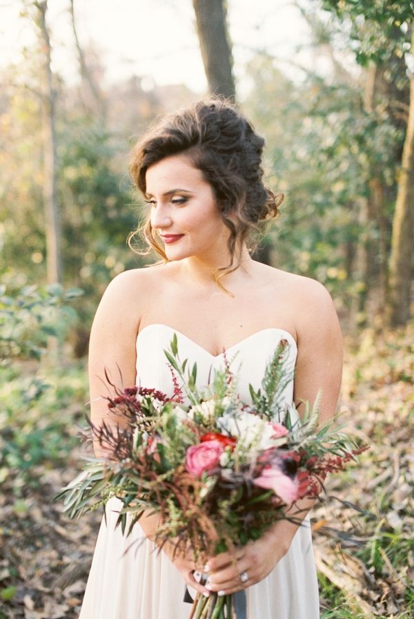 Modern Boho Glam Wedding Editorial - www.theperfectpalette.com - Jessica Sparks Photography, Flower Power Productions, Two Be Wed
