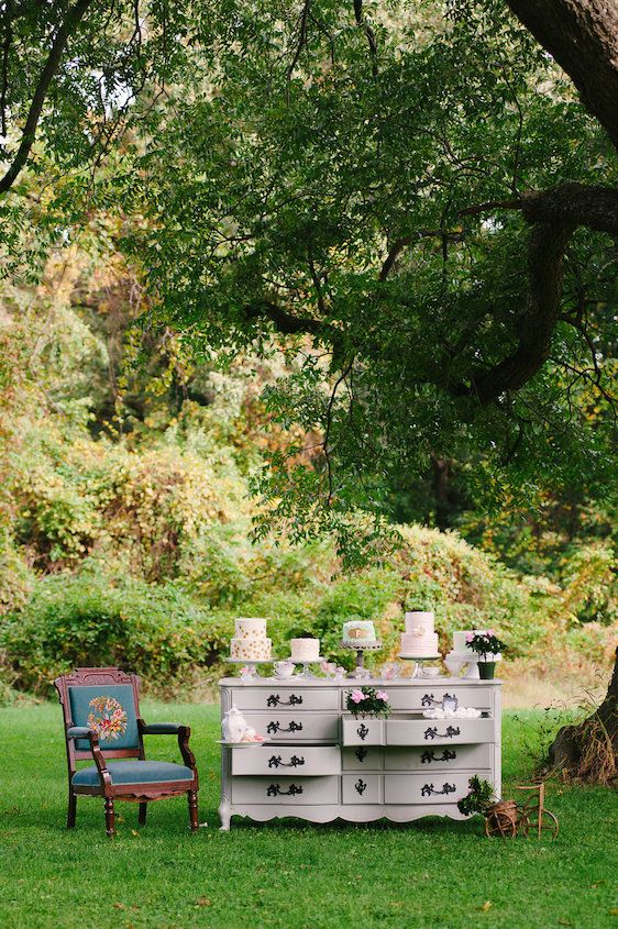 Eclectic Meets Vintage Wedding Inspiration - www.theperfectpalette.com - Belle Grey Events, Sarah Harper Photography