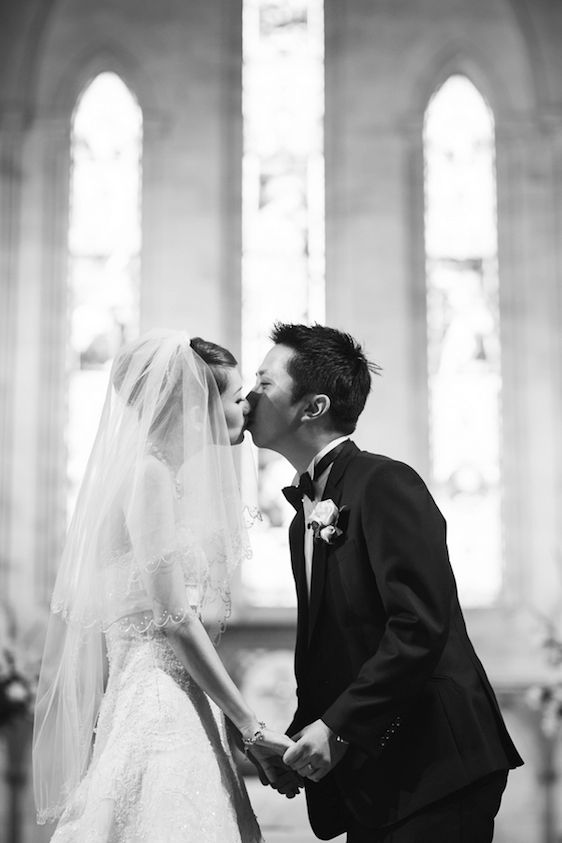 Real Wedding with Modern and Traditional Details - www.theperfectpalette.com - Hilary Cam Photography Sydney