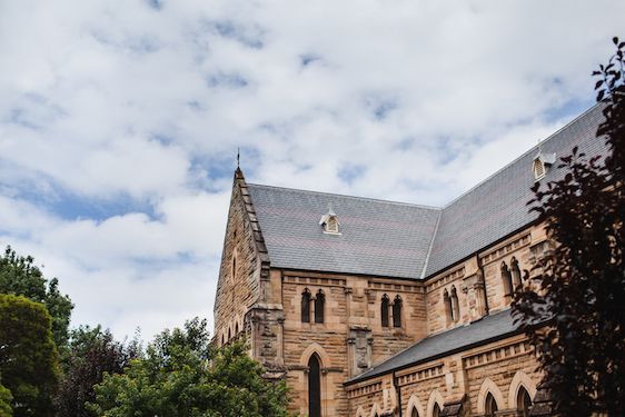 Real Wedding with Modern and Traditional Details - www.theperfectpalette.com - Hilary Cam Photography Sydney