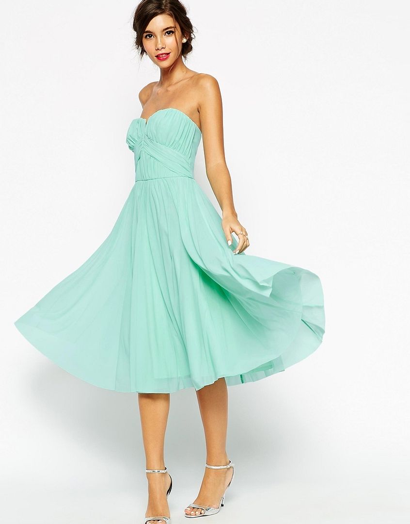 Bridesmaid Dresses that Won't Break the Bank! www.theperfectpalette.com - Chic (and Affordable) Styles She'll Love!