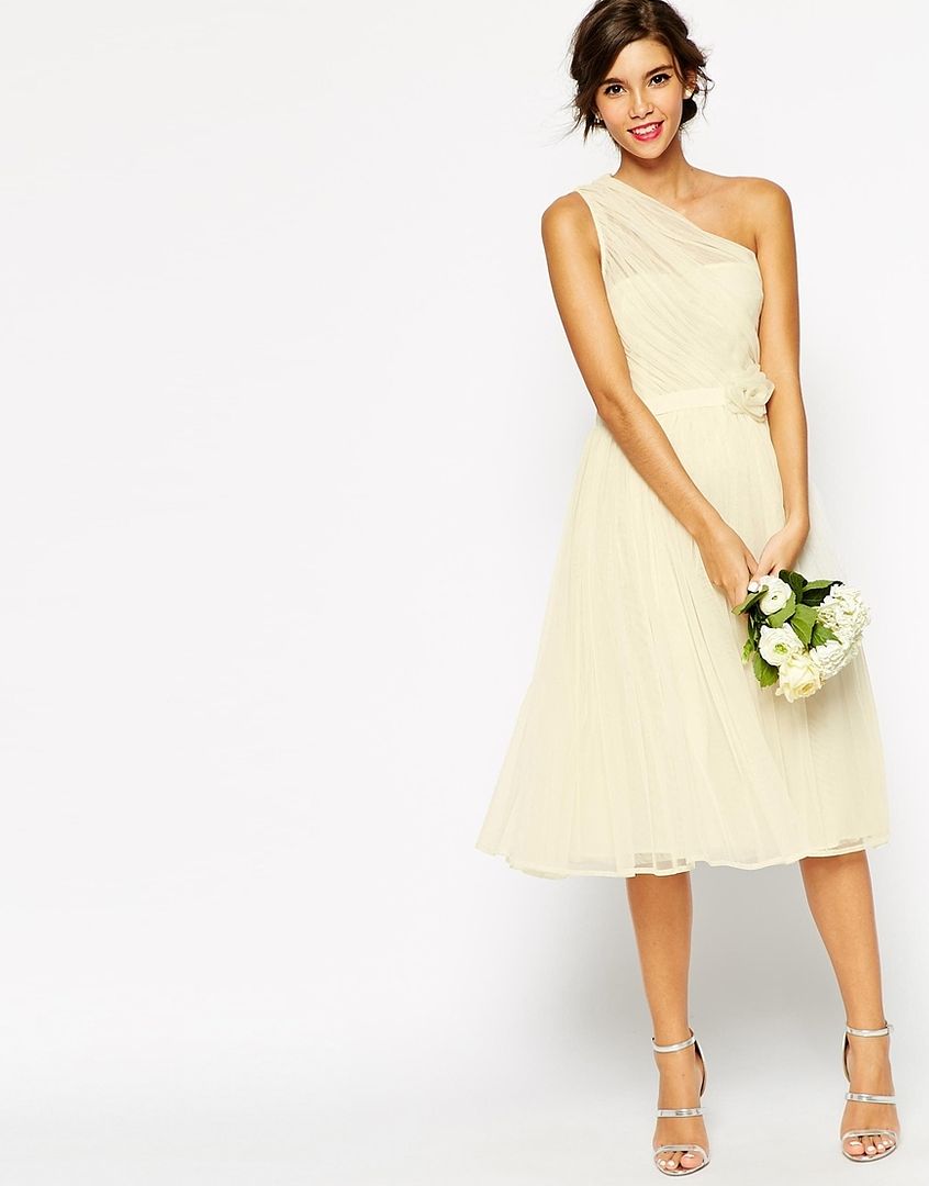 Bridesmaid Dresses that Won't Break the Bank! www.theperfectpalette.com - Chic (and Affordable) Styles She'll Love!