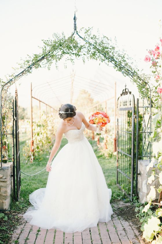  Beautiful Bridal Portrait Session - www.theperfectpalette.com - Jessie Alexis Photography