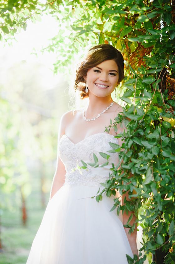  Beautiful Bridal Portrait Session - www.theperfectpalette.com - Jessie Alexis Photography