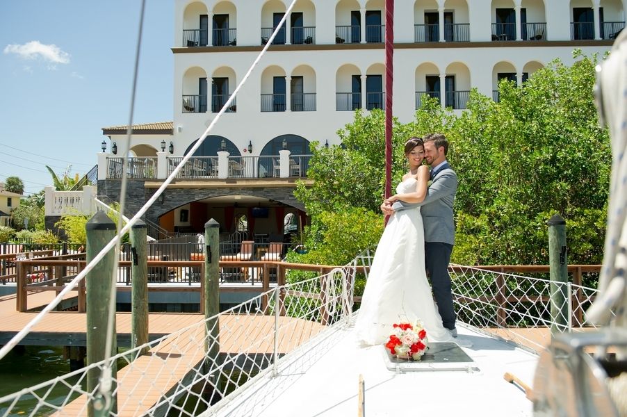 Tropical St. Pete Beach Wedding - www.theperfectpalette.com - Color Ideas for Weddings + Parties