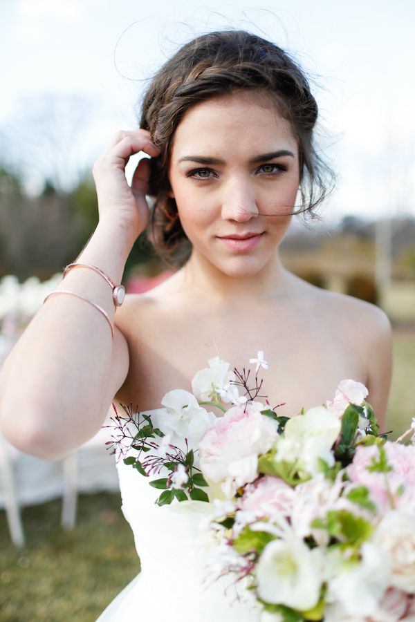 Romantic Valentine's Day Inspired Editorial  - www.theperfectpalette.com - Real Southern Accents, Jenn Finazzo Photography, Whimsical Floral Design