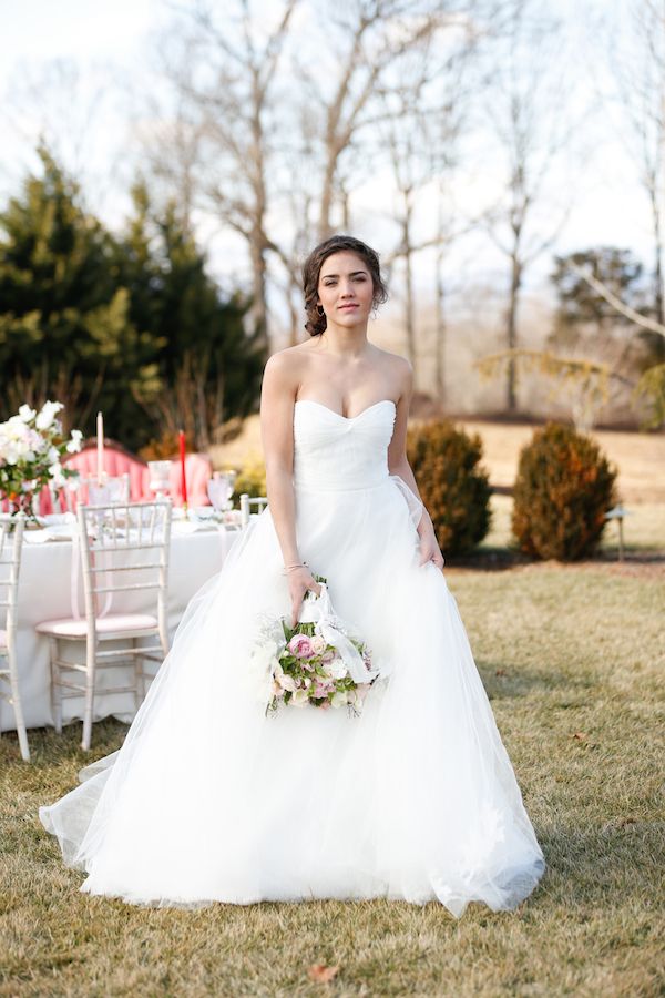 Romantic Valentine's Day Inspired Editorial  - www.theperfectpalette.com - Real Southern Accents, Jenn Finazzo Photography, Whimsical Floral Design