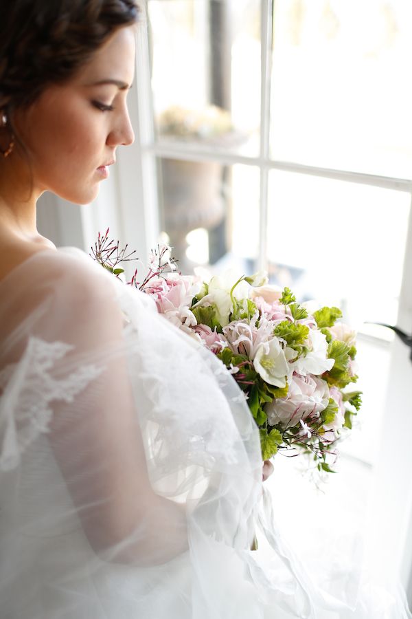 Romantic Valentine's Day Inspired Editorial  - www.theperfectpalette.com - Real Southern Accents, Jenn Finazzo Photography, Whimsical Floral Design